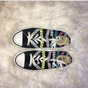 Converse size 9